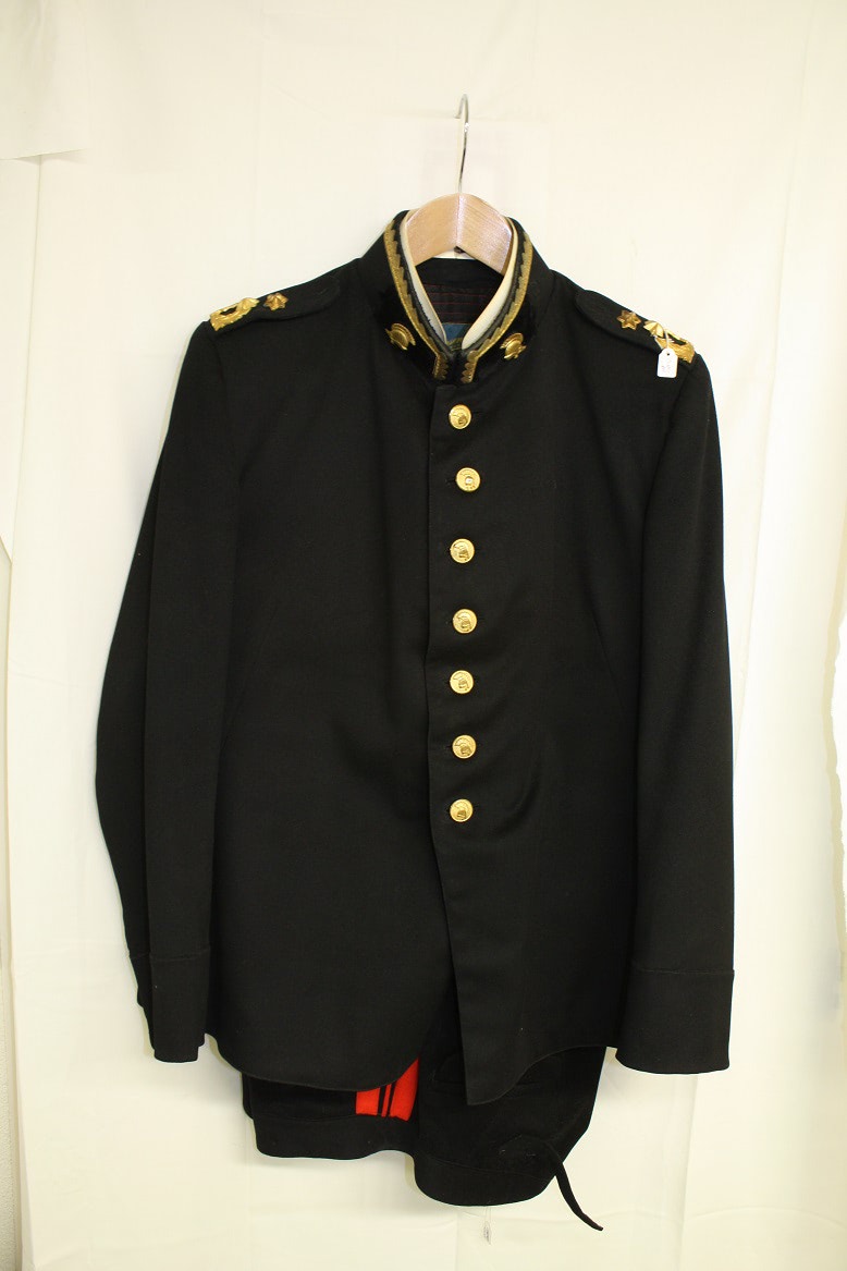 CT Generaal Majoor C.J.J. Stoorvogel
Hij is geboren op 9 mei 1904 in Breda.
Beroep: Generaal-majoor der genie.
Onderscheiding: Ridder in de Orde van de Nederlandse Leeuw, officier in de Orde van Oranje-Nassau met de Zwaarden.
Hij is overleden op 18 mei 1981 in Voorburg, hij was toen 77 jaar oud.

