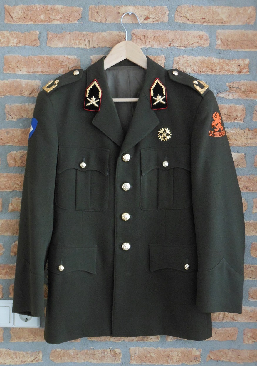 DT 63 Brigade generaal Bouman
https://nl.wikipedia.org/wiki/Ben_Bouman

