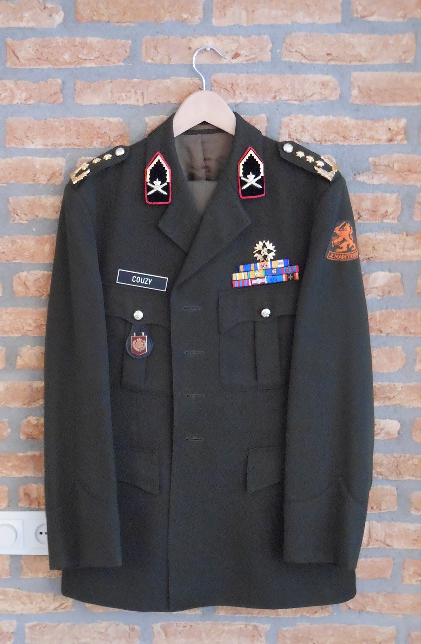 DT 63 Luitenant generaal H A Couzy
Bevelhebber der Landstrijdkrachten 1992 - 1996 Luitenant-generaal der Artillerie H.A. Couzy
