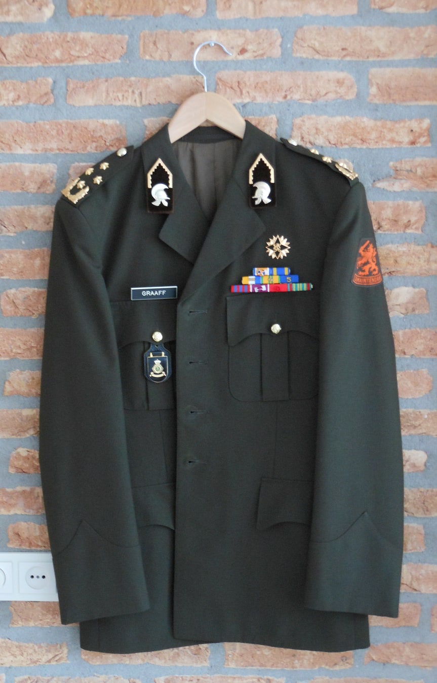 DT63 Generaal Graaff 2e DT
Peter Jan Graaff (Bandung, 21 januari 1936 – Emmen, 24 maart 2014) was een Nederlandse generaal bij de Koninklijke Landmacht. Hij was onder meer Bevelhebber der Landstrijdkrachten en Chef-Defensiestaf.
