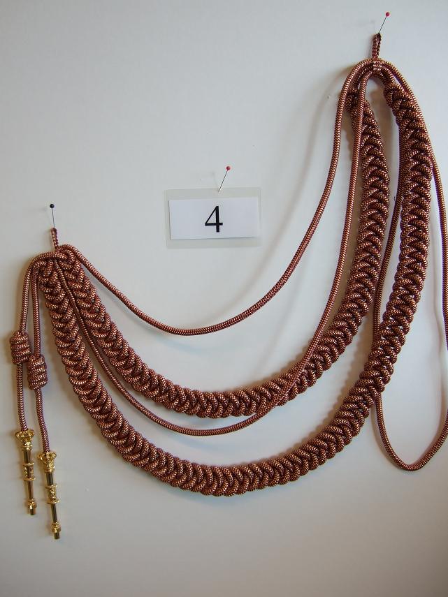 Nestel attache
